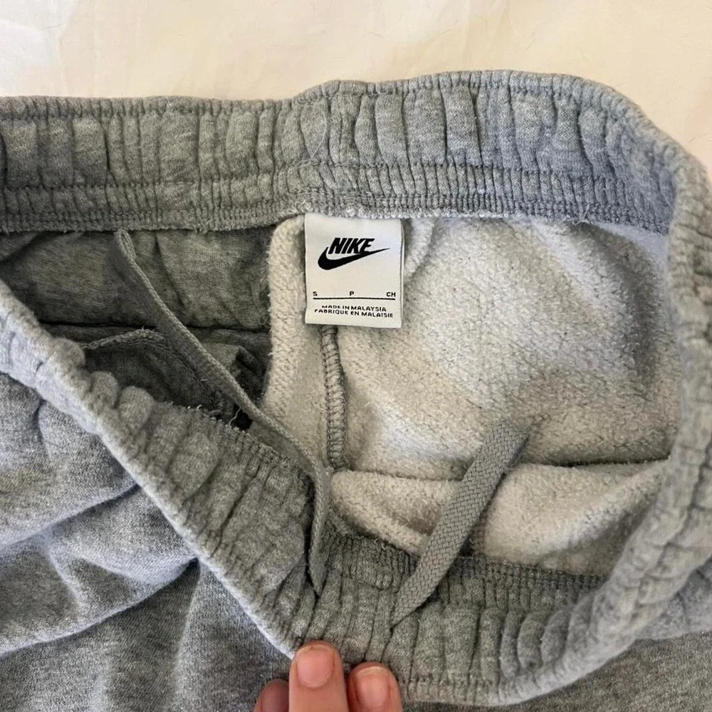 Nike Grey Cropped Sweatpants Fleece Joggers – S